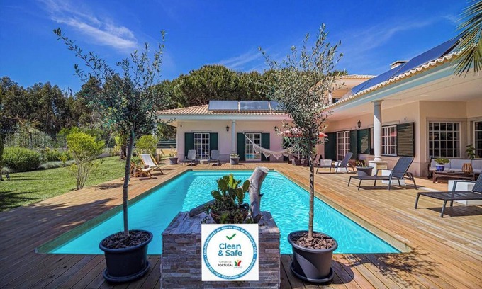 Fornos Villa | Homerez - Villa espaciosa en Sesimbra con piscina privada abierta todo el año