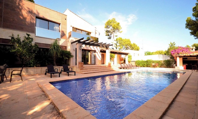 Torrenova Villa | Homerez - Villa espaciosa con piscina privada en Torrenova
