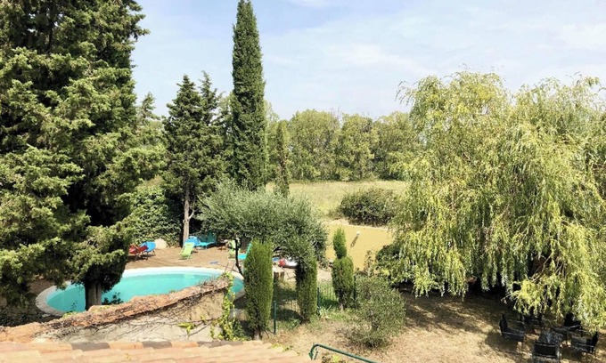Saze Villa | Homerez - Espaciosa villa con piscina en Saze