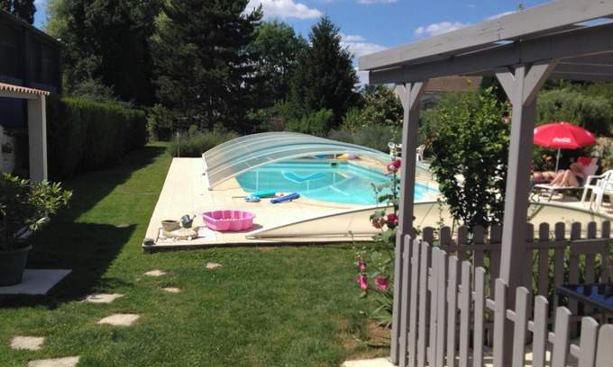 Saint-Jean-d'Angely Apartamento | Homerez - Estudio St-Jean-d'Angély