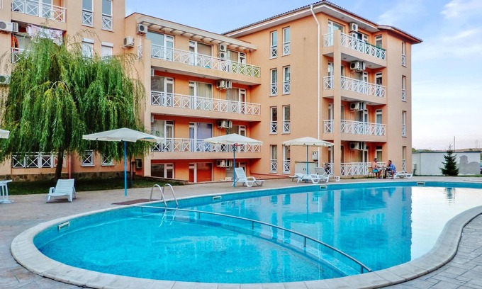 Tankovo Apartamento | Homerez - Bonito estudio a 3 km de la playa para 2 pers. con piscina compartida