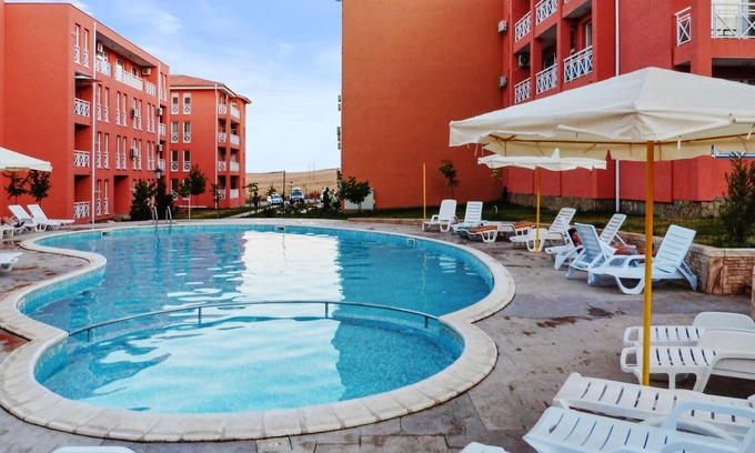 Tankovo Apartamento | Homerez - Bonito estudio a 3 km de la playa para 2 pers. con piscina compartida