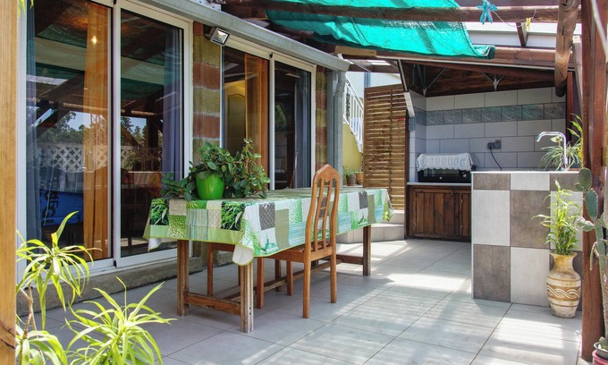 L'Etang-Sale Apartamento | Homerez - Estudio en L'Étang-Salé