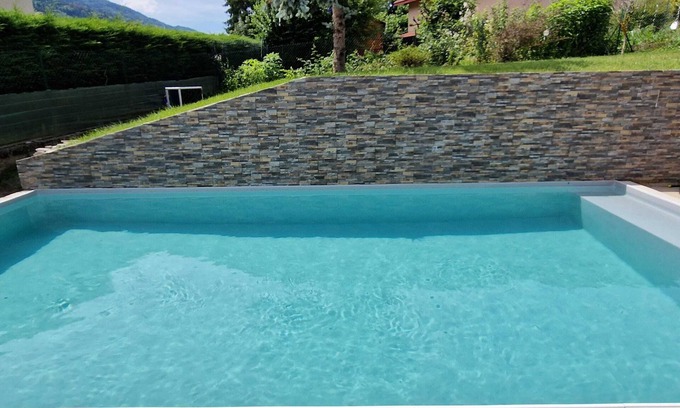 Allevard Apartamento | Homerez - Studio with pool - Allevard