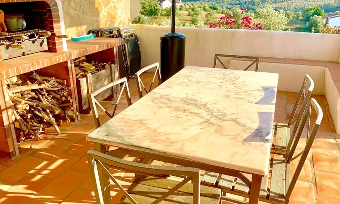 Pedrogao Villa | Homerez - Villa para 5 pers. con piscina compartida, jacuzzi, jardín y terraza