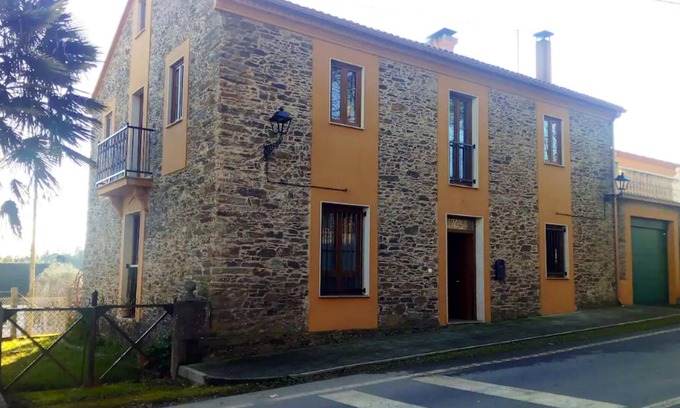 Fraga Villa | Homerez - Villa para 8 pers. con piscina, jardín y terraza en Empalme de Vilar