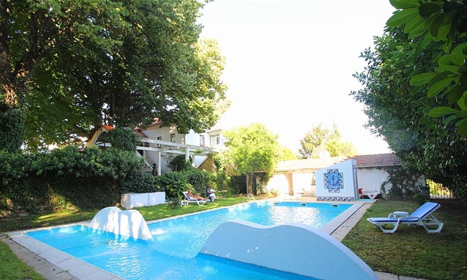 Covilha Villa | Homerez - Grande villa para 14 pers. con piscina, terraza y balcón en Teixoso