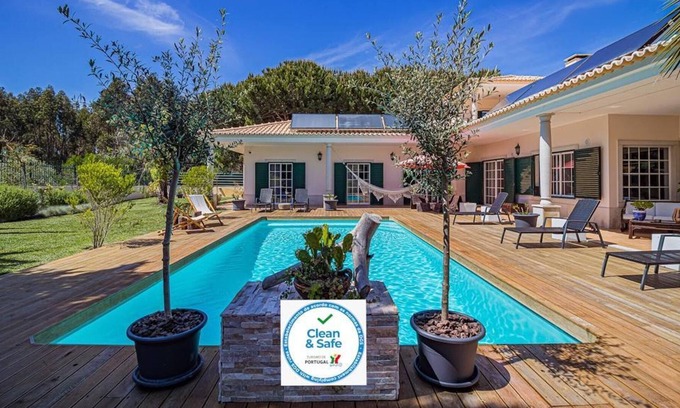 Fornos Villa | Homerez - Villa para 15 pers. con piscina, jardín, terraza y balcón en Sesimbra