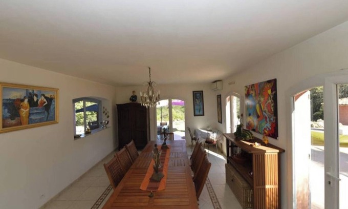 Les Arcs-sur-Argens Villa | Homerez - Villa en Les Arcs con piscina