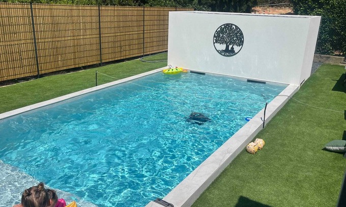 Millas Villa | Homerez - Villa en Millas, piscina