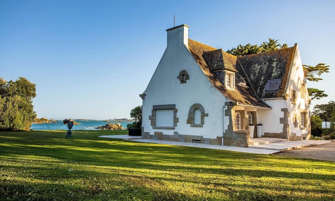 Roscoff Villa | Homerez - Villa en Roscoff, vista al mar