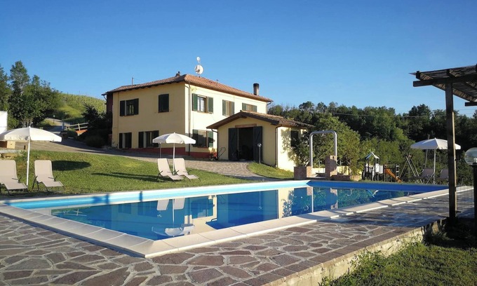 Vesime Villa | Homerez - Villa con piscina en Vesime
