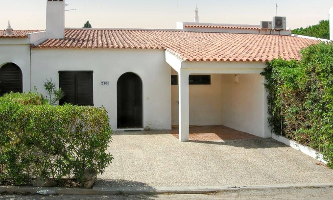 Alfa-Mar Casa | Homerez - Casa acogedora en Albufeira con terraza