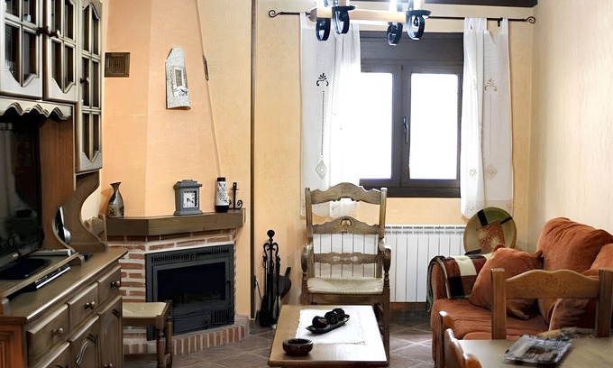 Hueva Casa | Homerez - Casa acogedora en Hueva, gran vista