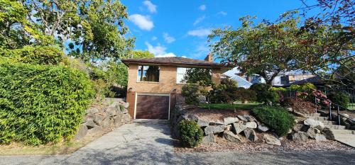 Sunset Hill Apartamento | HomeSmart: Cozy Charm Meets High-Tech in Prime Area