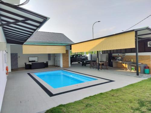 Si Rusa Casa | Homestay 229 Private Pool behind PD Ostrich Farm