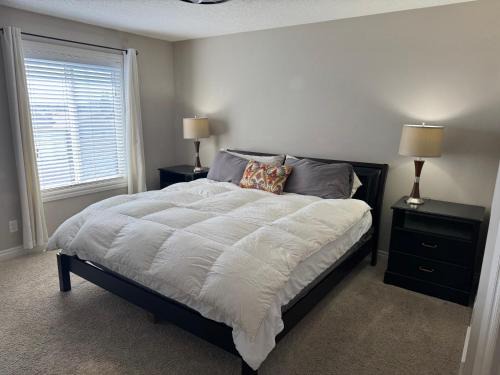 Calgary Casa | Homestay in Covepark Home by Maureen