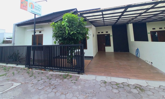 Sinduharjo Casa | Homestay Jogja Jakal By Simply Homy