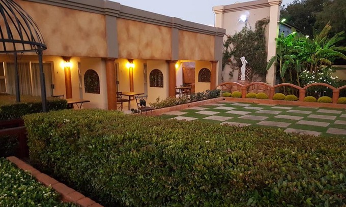 Greater Johannesburg Metropolitan Area Casa | Homestay Travel Guest House