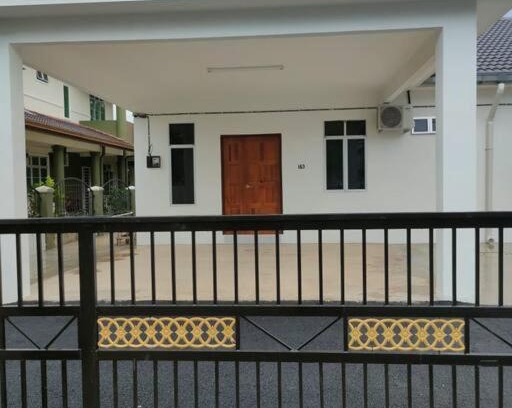 Kampung Bintong Casa | Homestay Usrati No. 17K (untuk muslims sahaja)