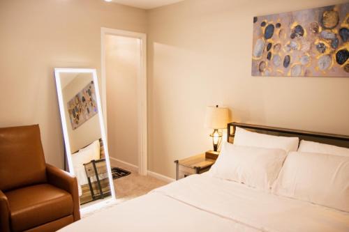 Whittaker Casa | HomeTel Premium Guest Suite w/Private Entrance