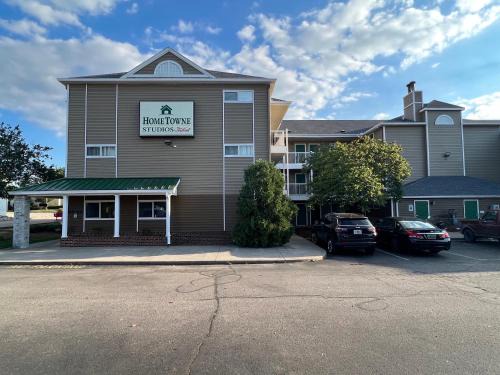 Jeffersontown Hotel | HomeTowne Studios by Red Roof Louisville