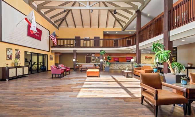 Ridgecrest Apartamento | HomeTowne Studios by Red Roof Ridgecrest