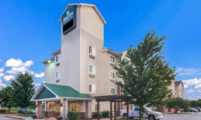 Bentonville Hotel | HomeTowne Studios & Suites by Red Roof Bentonville