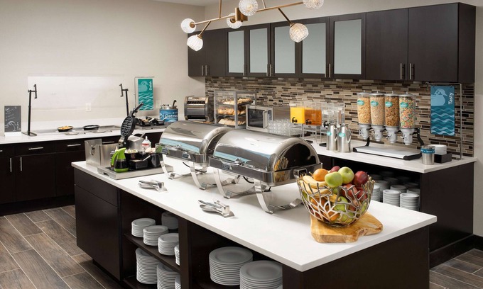I-435 West KC-KS Hotel | Homewood Suites by Hilton Kansas City Speedway
