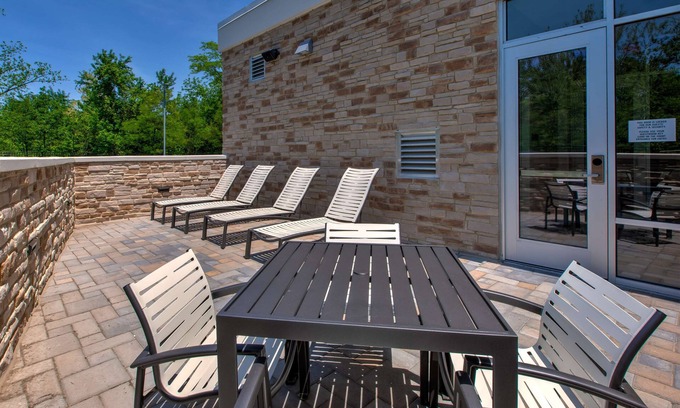 Easton Hotel | Homewood Suites by Hilton Columbus/Easton, OH