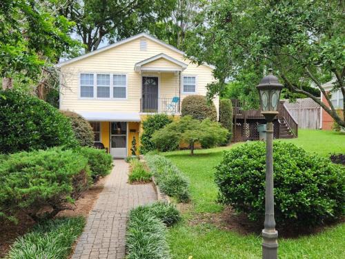 Earlewood Casa | Homey 4BR in Earlewood