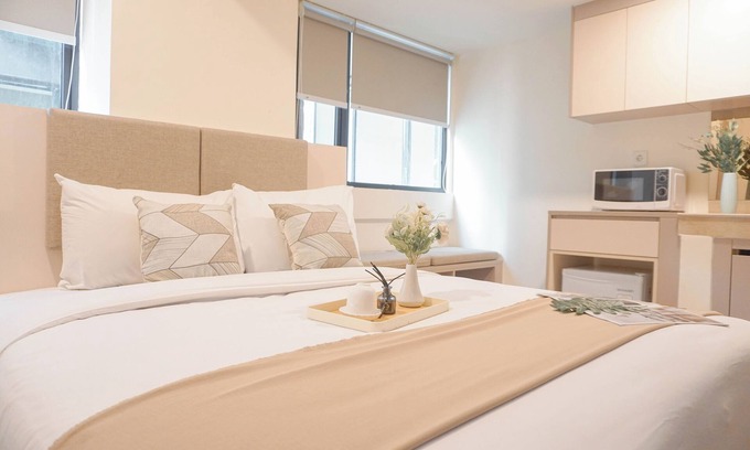 Cikarang Apartamento | Homey And Minimalist Studio Apartment Meikarta