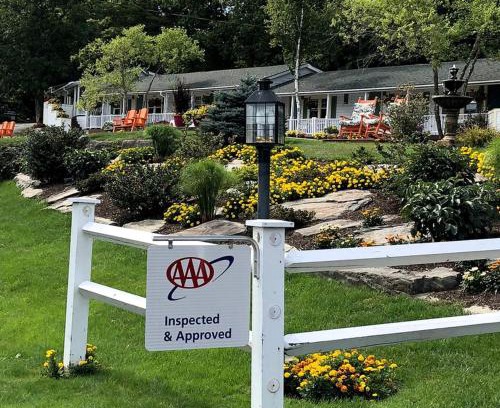Lincolnville Casa | Homey Four-Person Room in a Gorgeous Bed and Breakfast near Camden, Maine