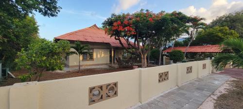 Emmastad Casa | Homey Haven