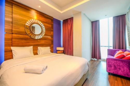 Bangka Apartamento | Homey Penthouse 3BR with Extra Room Kemang Village Apartment By Travelio