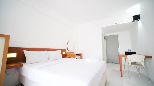Surabaya Apartamento | Homey Studio Apartment at Dian Regency By Travelio