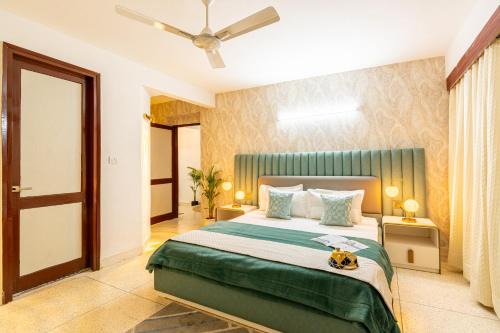 New Friends Colony Apartamento | Homlee-Excellency Large 4BHK-South Delhi- NFC