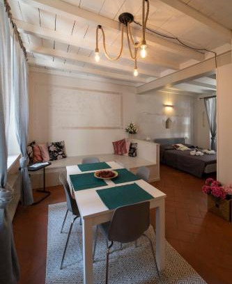 Brescia Antica Apartamento | HOMO HOMINI LUPUS