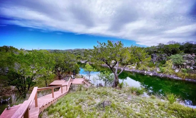 Tarpley Cabina | Hondo Creek Hideaway