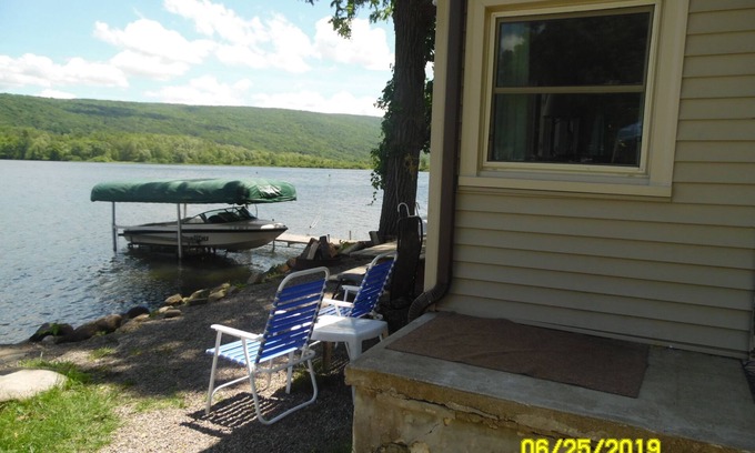Honeoye Cabaña | Honeoye Lake Waterfront Cottage