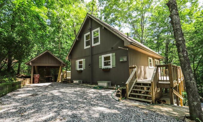Helen Casa | Honey Bear Hideaway