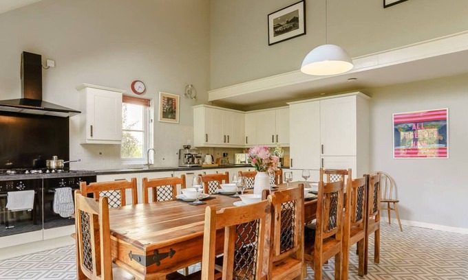 Llanfyrnach Casa | Honey Coach House - Wellstone