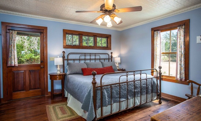 Fredericksburg Cabaña | Cottage de Honey Creek | Excelente cubierta
