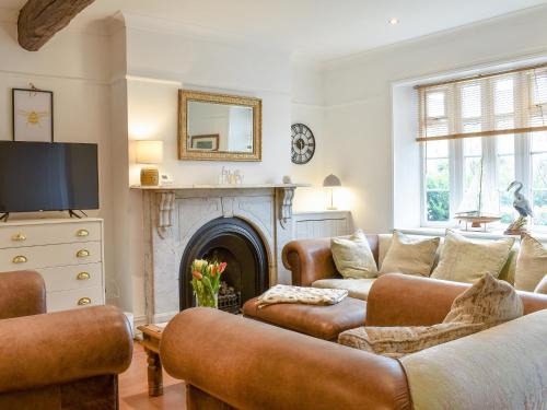 Candlewick Casa | Honeybee Cottage