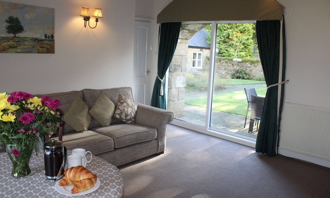 Cramlington Cabaña | Honeysuckle Cottage at Burradon Farm