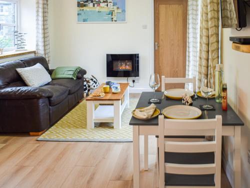 Cury Casa | Honeysuckle Cottage