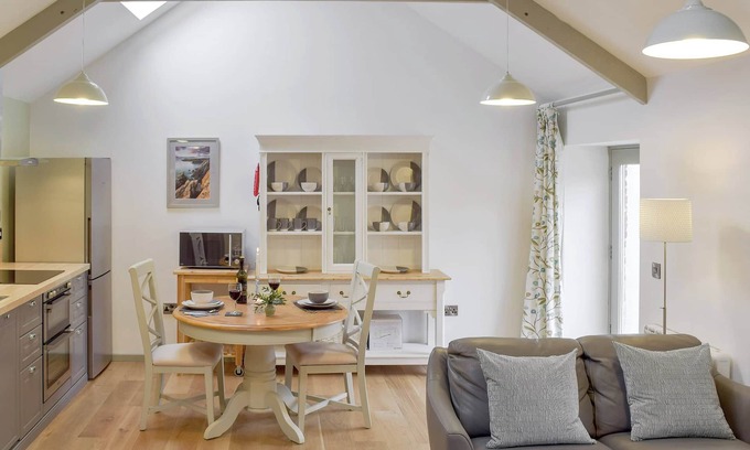 Stackpole Cabaña | Honeysuckle Cottage-UKC3194
