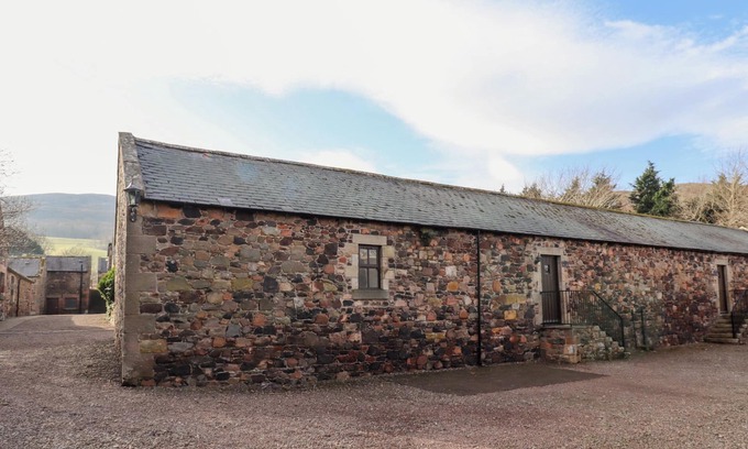 Akeld Cabaña | HONEYSUCKLE, family friendly, character holiday cottage in Wooler