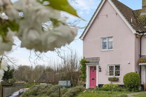 Halesworth Casa | Honeysuckle