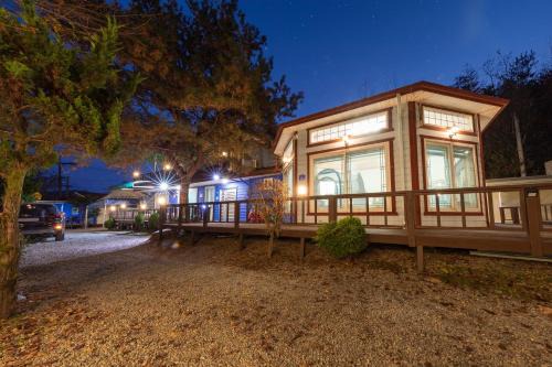 Seo Casa | Hongcheon Nolleowa Aegyeondongban Pension